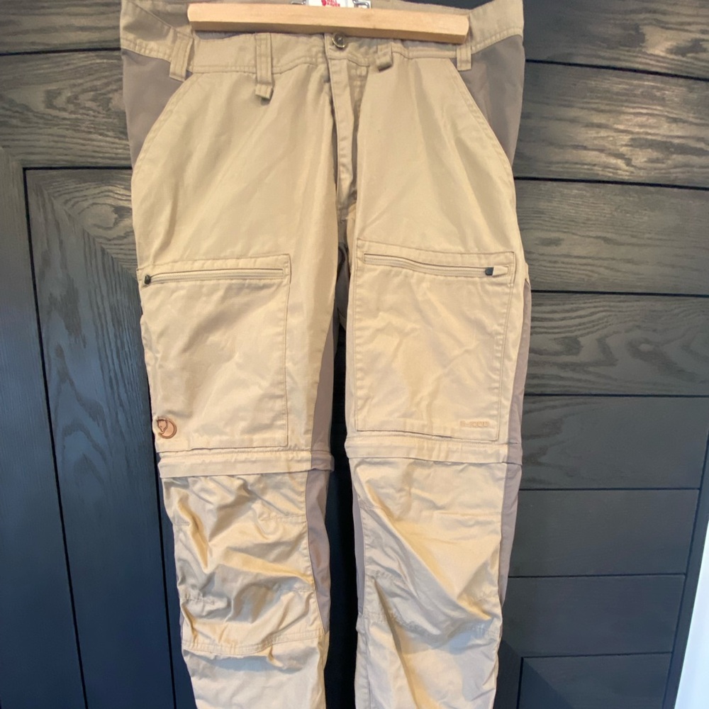 Fjallraven Abisko Lite Trekking Zip Off Trousers
32 LONG Like new condition.